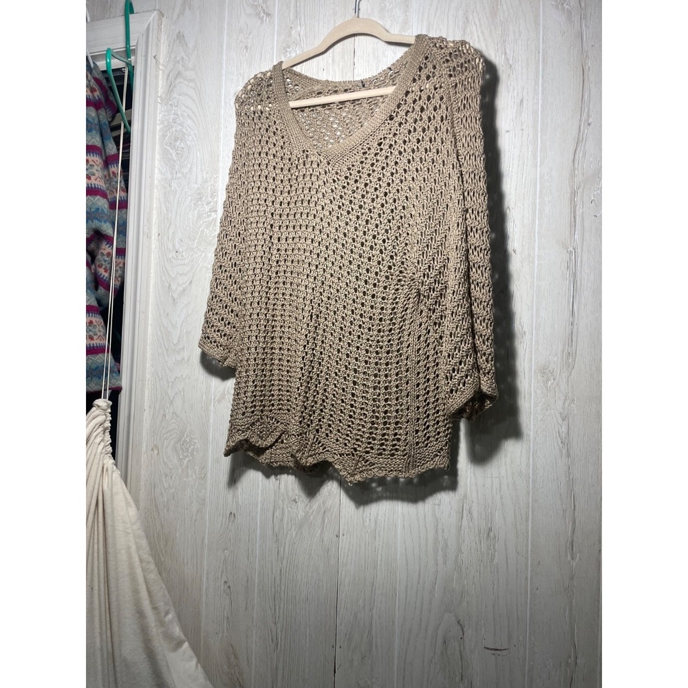 Loose Knit Sweater 3/4 Sleeve Scalloped Hem 21" P2P Ladies Small SV
